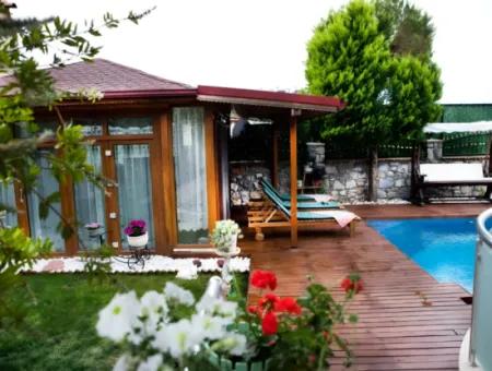 Villa Mit Pool Zum Verkauf In Köyceğiz