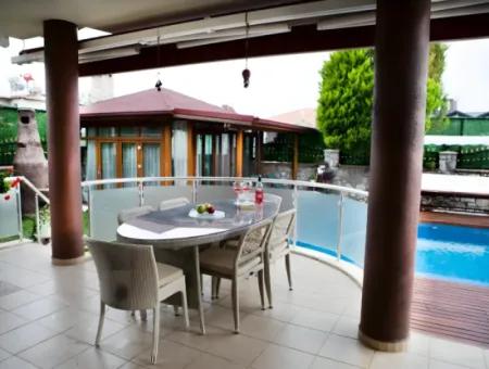 Villa Mit Pool Zum Verkauf In Köyceğiz