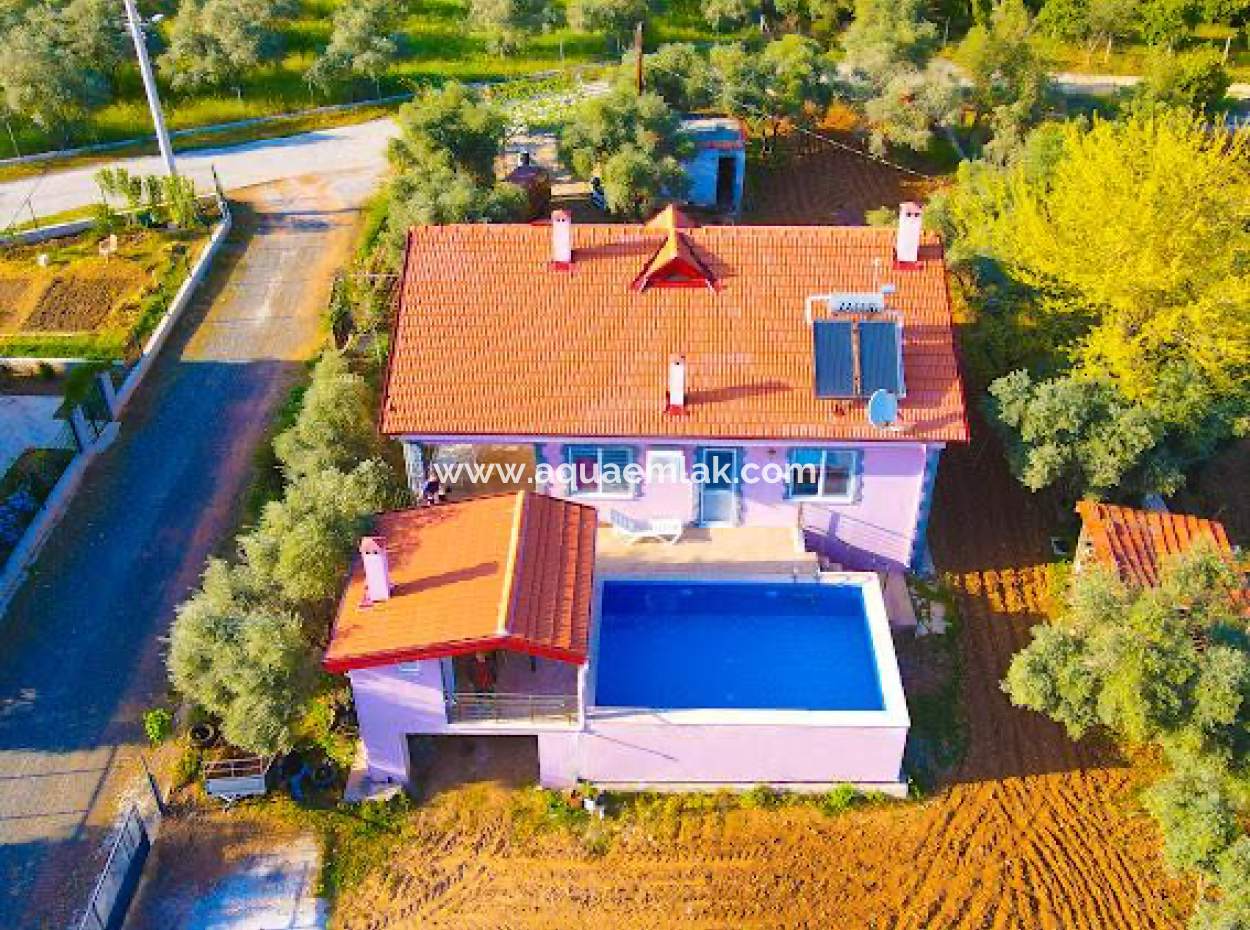 Detached Furnished Villa With Pool For Rent In Köyceğiz