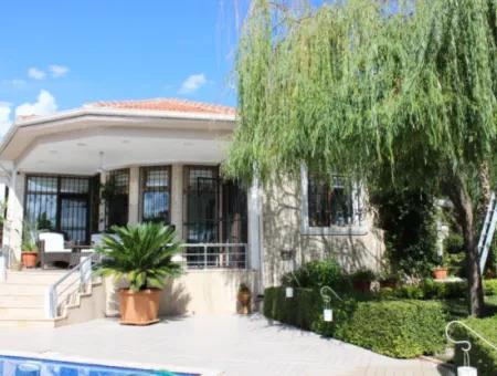 Luxury Villa With Pool In 1458 M² Plot For Sale In Köyceğiz