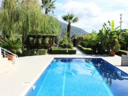 Luxury Villa With Pool In 1458 M² Plot For Sale In Köyceğiz