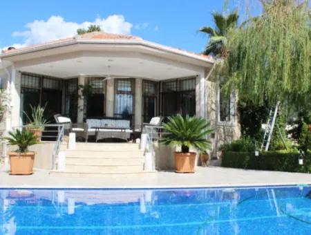 Luxury Villa With Pool In 1458 M² Plot For Sale In Köyceğiz