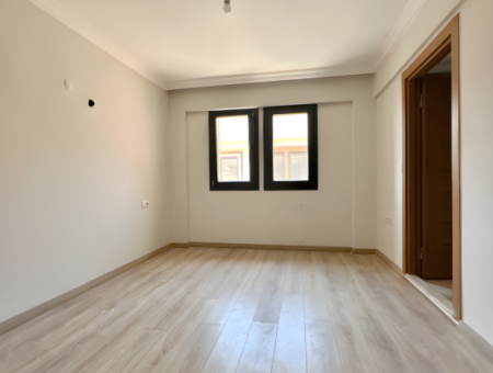 Villa For Sale In Köyceğiz Center With 3 Rooms And 1 Living Room