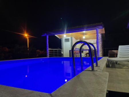 Detached Furnished Villa With Pool For Rent In Köyceğiz