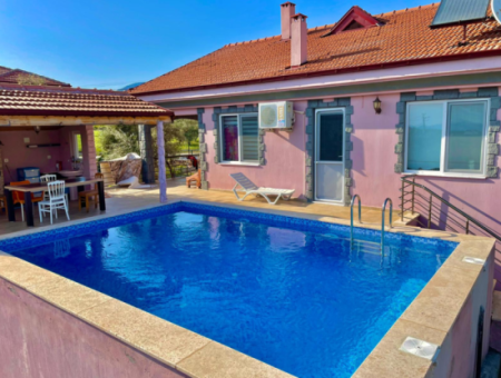 Detached Furnished Villa With Pool For Rent In Köyceğiz