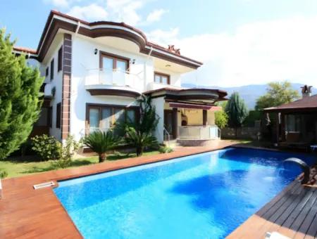 Köyceğizde Satılık Havuzlu Villa